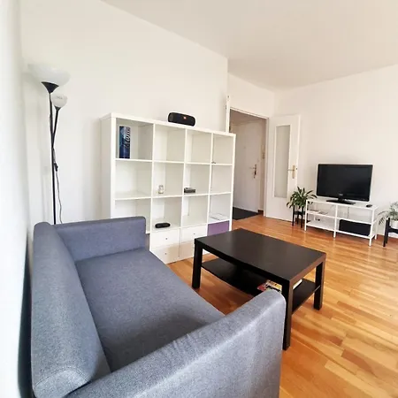 A 20 Min De Paris Homestay